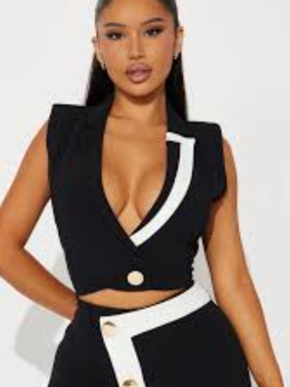 Fashion Nova Black and White Contrast Plunge Crop Top